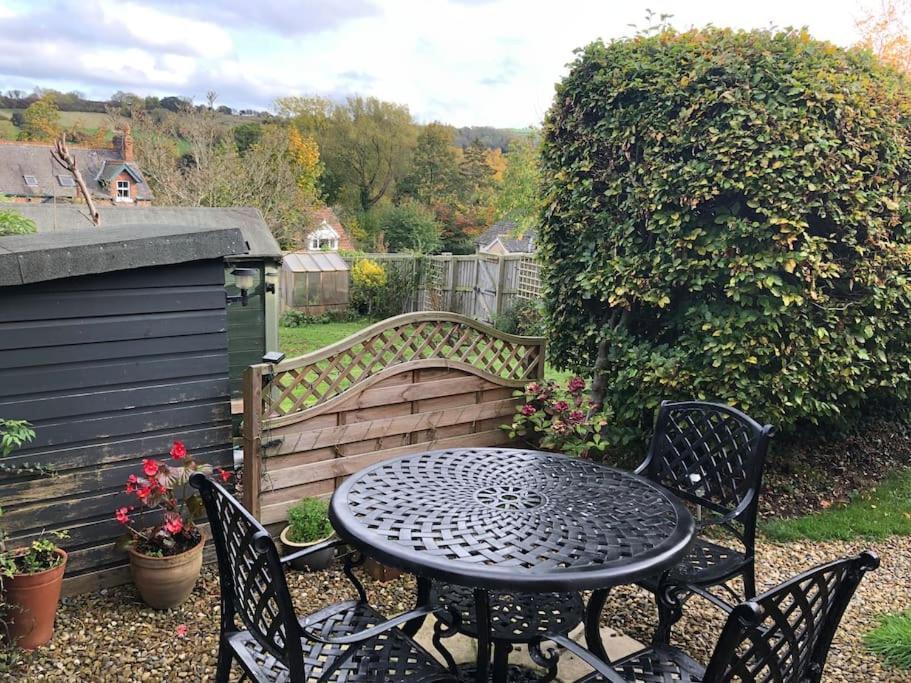 Hideaway Between Coast And Moors In A Beautiful Village Apartment Sleights Exterior photo